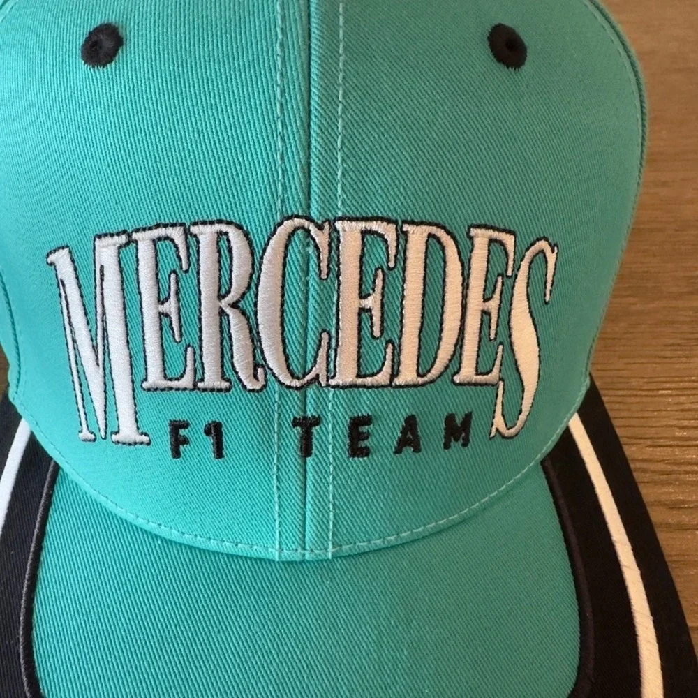 Adidas MERCEDES -‎ AMG PETRONAS FORMULA ONE TEAM LAS VEGAS SNAPBACK CAP-NWOT